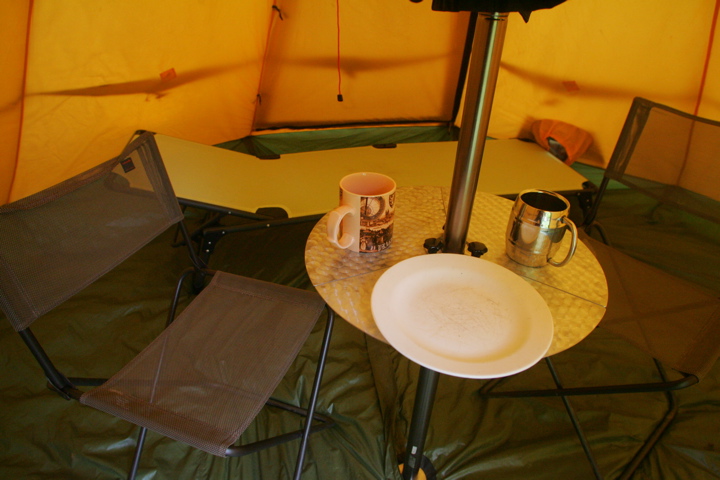 Tent-Pole-Table from Motortrekking